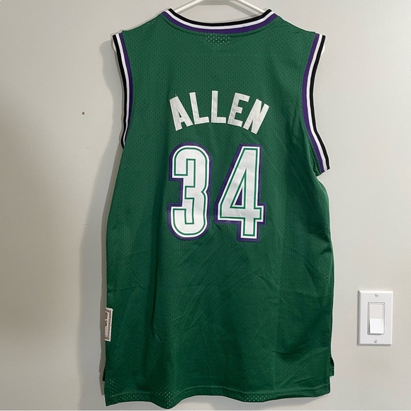 Mitchell and Ness Hardwood Classic Milwaukee Bucks #34 Ray Allen Jersey - Picture 2 of 10